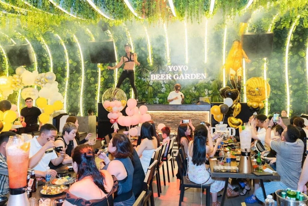 Xu hướng mới tại YoYo Sài Gòn – Tổ chức cầu hôn tại beer garden